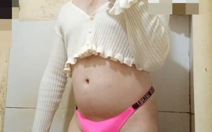 Carol videos shorts: Różowe majtki wybite w dupę