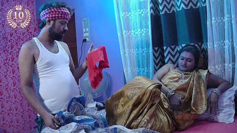 Top10: Sexy MILF hore wird in der nacht hart mit ihrem...