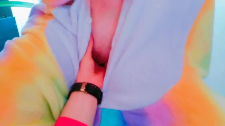 Taboo Room: Nevlastní sestra mě nechá dotýkat se jejího těla, když potřebuji