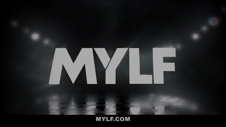 Mylf Official: Diamond Kitty šuká golfového instruktora