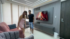 Navrhuji Karaoke mému velkému zadku latinoamerická nevlastní sestra, aby se nenudila a ona nakonec polyká mého obrovského šťavnatého ptáka