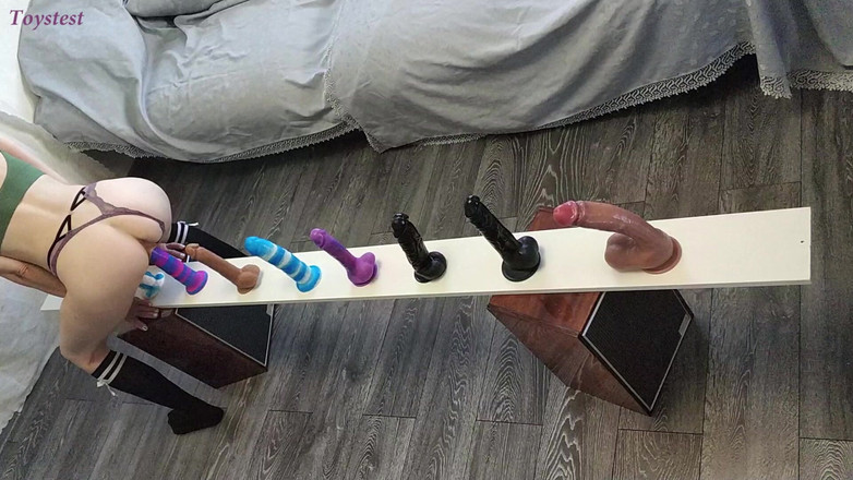 Toystest: Thử thách thử dương vật giả. Cái nào sẽ là...