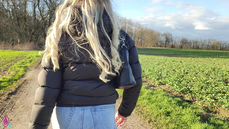 Lit clit 69: Having Fun Outdoor with Stranger Girl I Only Know From...