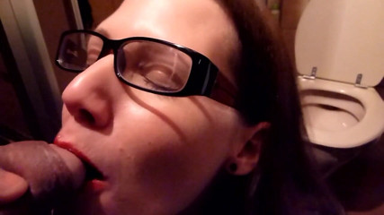 Viktoria Goo: German librarian with glasses used as pissdrinking slut