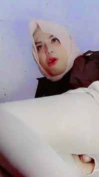 Sissy Indonesia bertudung dara dubur hilang