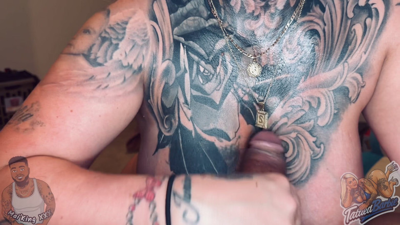 Mai'King: Sexy Tatted Barbie miluje šukání a sání jejích přítelových bbc