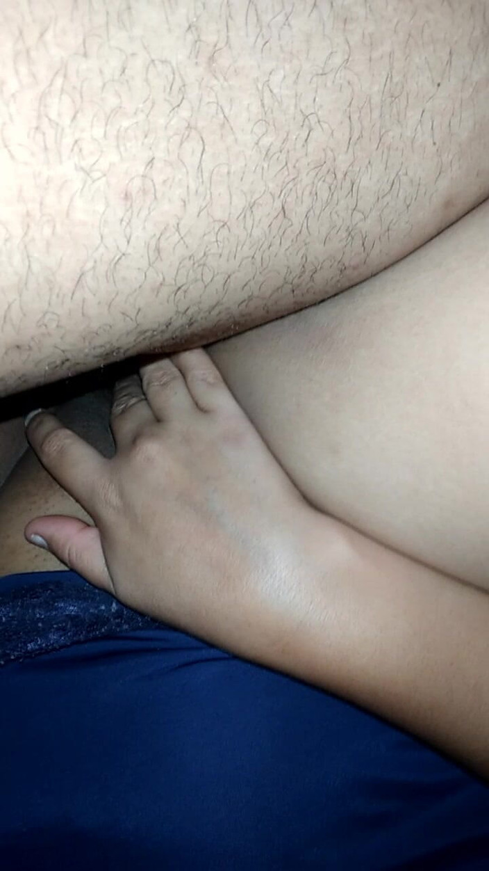 RealLoveX1: La mora dai grossi seni ha chiesto al mangiatore di...