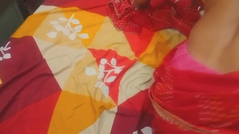 Hemant: Calda scopata a pecorina in sari