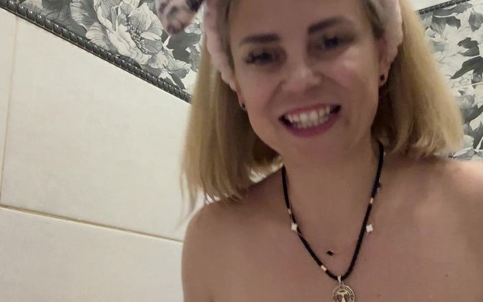 LarisaCum: Duşta seks denedin mi? Xxx'i sevdim