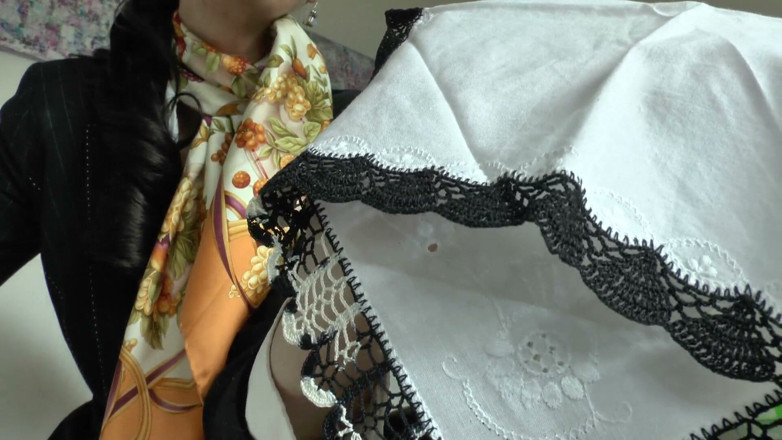 Lady Victoria Valente: Oler pañuelos de encaje y juegos de paja calientes, parte 1:...