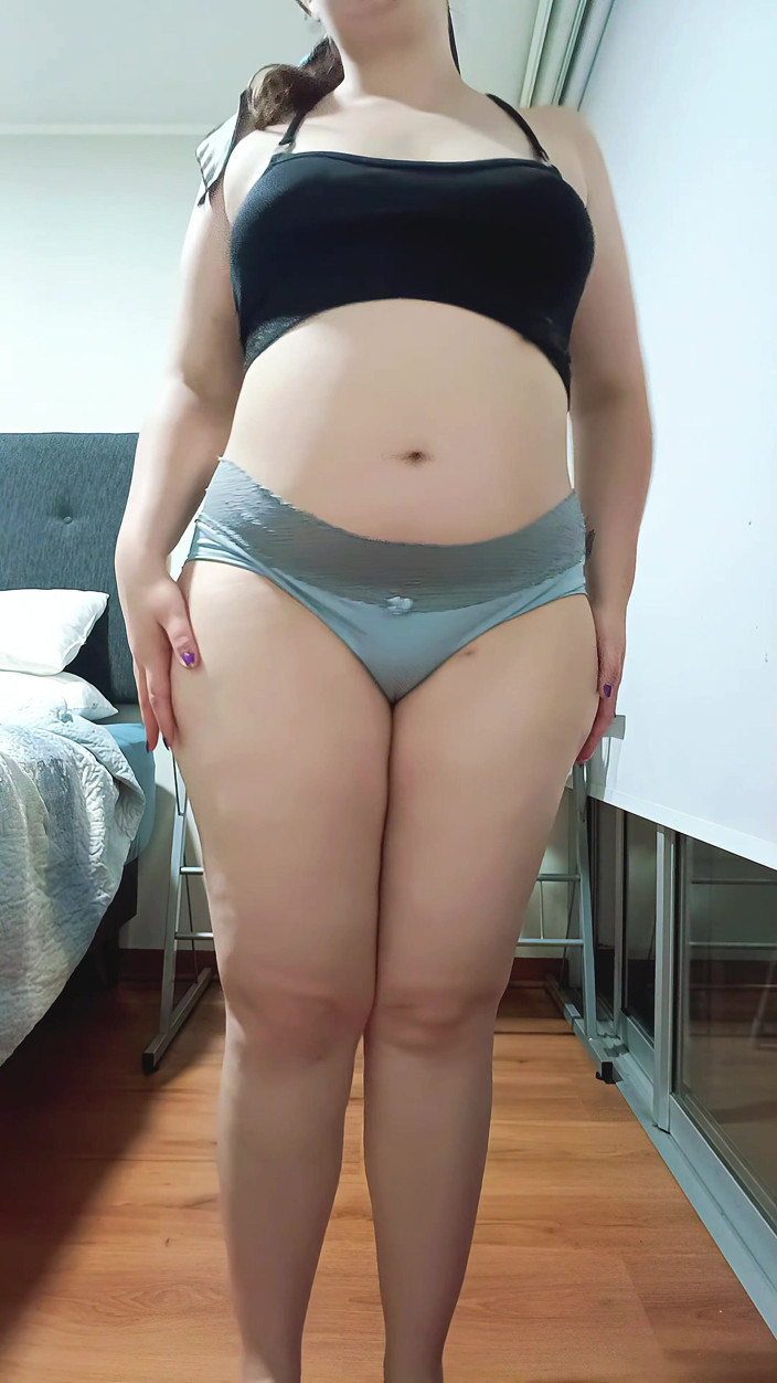 Nicole Passat: Nicole Enjoys Showing You Her Big Fat Butt