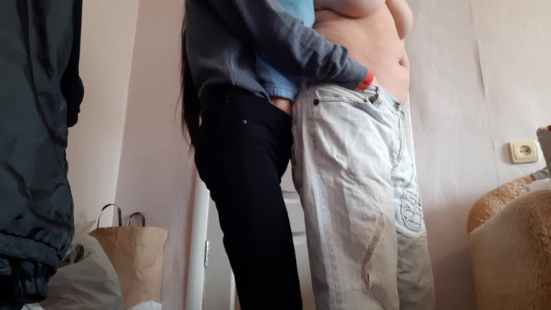 Lesbian-illusion: Moje přítelkyně a já se před všemi schováváme, že jsme lesbičky