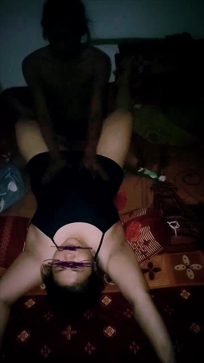 my_wife_chubby: Vợ tôi muốn tôi nuông chiều cơ thể cô ấy. chị...