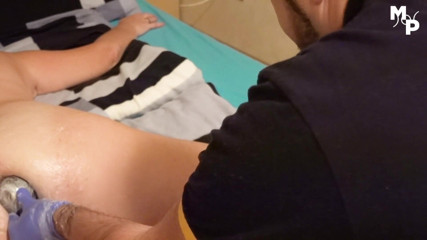 Marcus Pollack: Fisting anale estremamente duro per una milf di quartiere