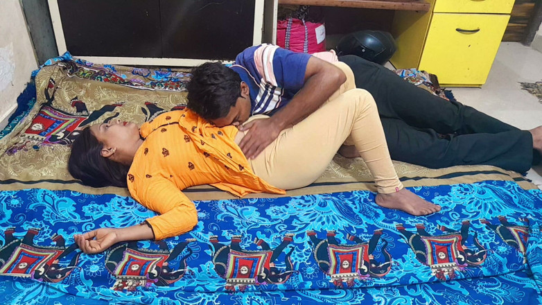 Hot Indian Aunty: Seductive Indian Aunty &amp; Her Husband Private Porn