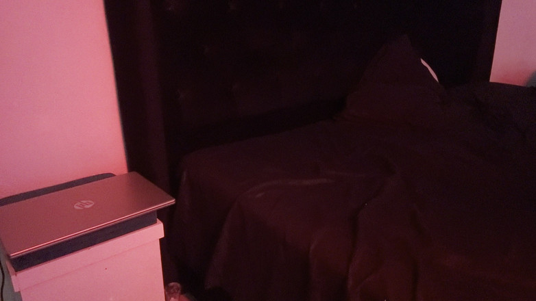 EMY_AND_JONH: Sie denkt, es ist niemand zu Hause, und fährt oben...