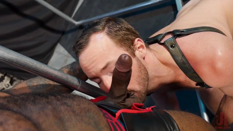 Kinky Bites Gay: Татовий дім: Алекс Хоук і Міха Мартінес трахаються грубо