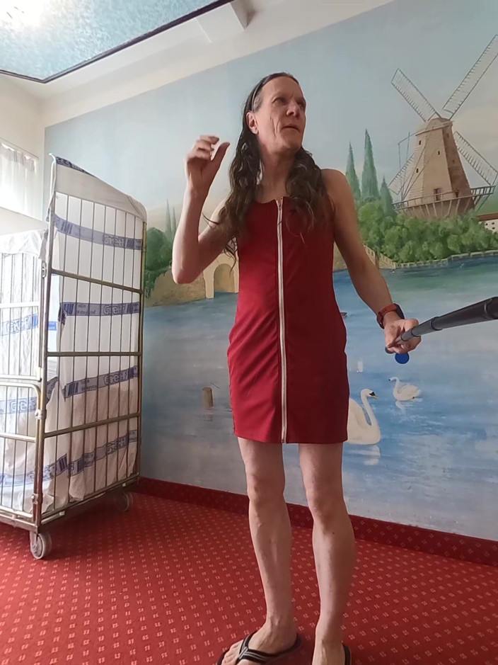 Slut Bella: Spacer po hotelu (2)