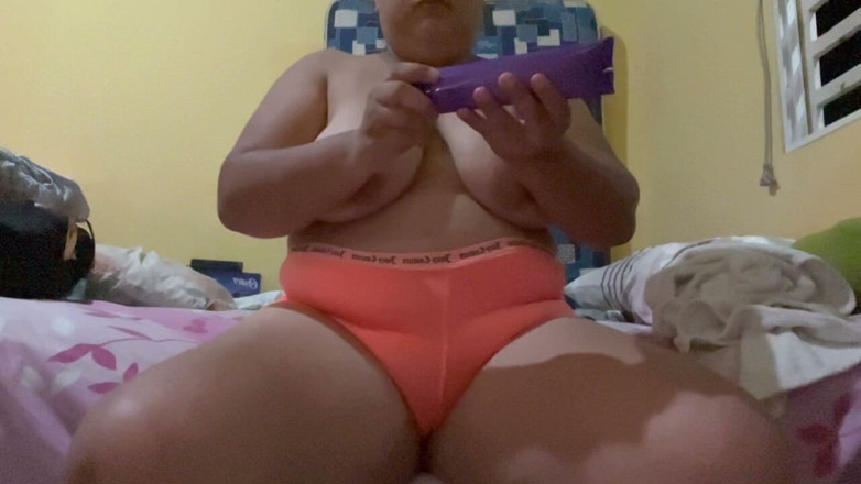 Stepmom_with_big_tits: Saya keluar dari bilik mandi yang baik dan mula menjadi...
