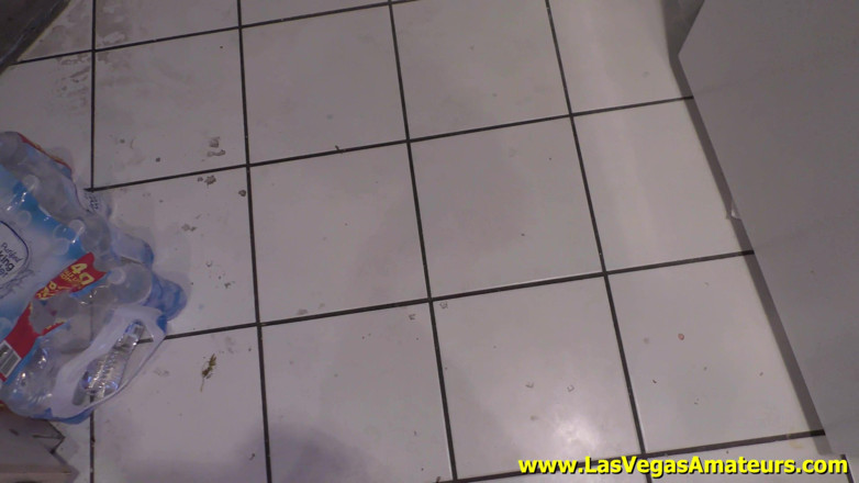 Spungy Gunk Films: Ziva Fey tìm thấy chủ nhà lại nhét vào quần...