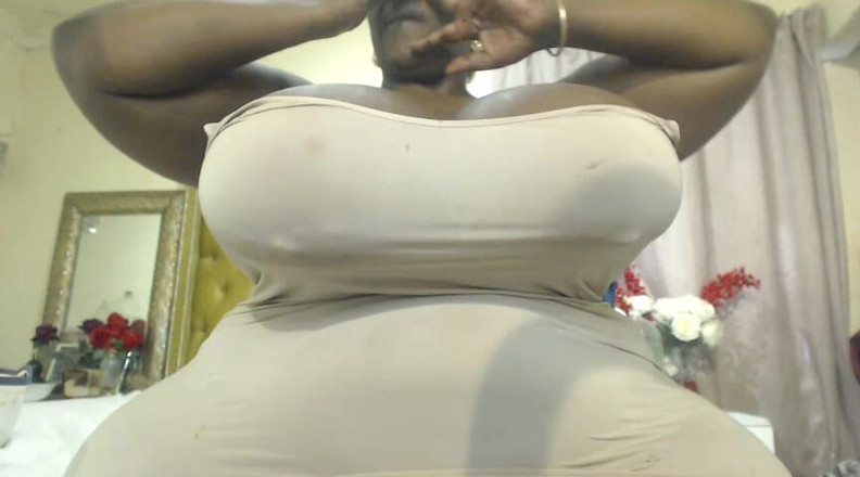 Legendary Booty Overdose: Bbw vú to chơi núm vú và rên rỉ tôn...