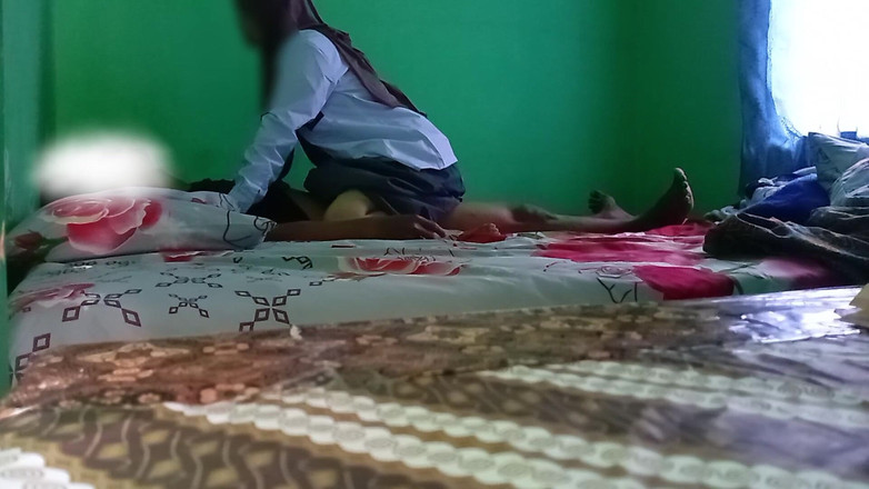 Famly sex: Tiener Desi-meisje 