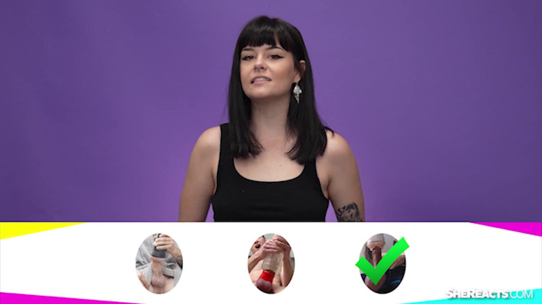 SheReacts: 纹身熟女率怪物鸡巴手淫爆炸