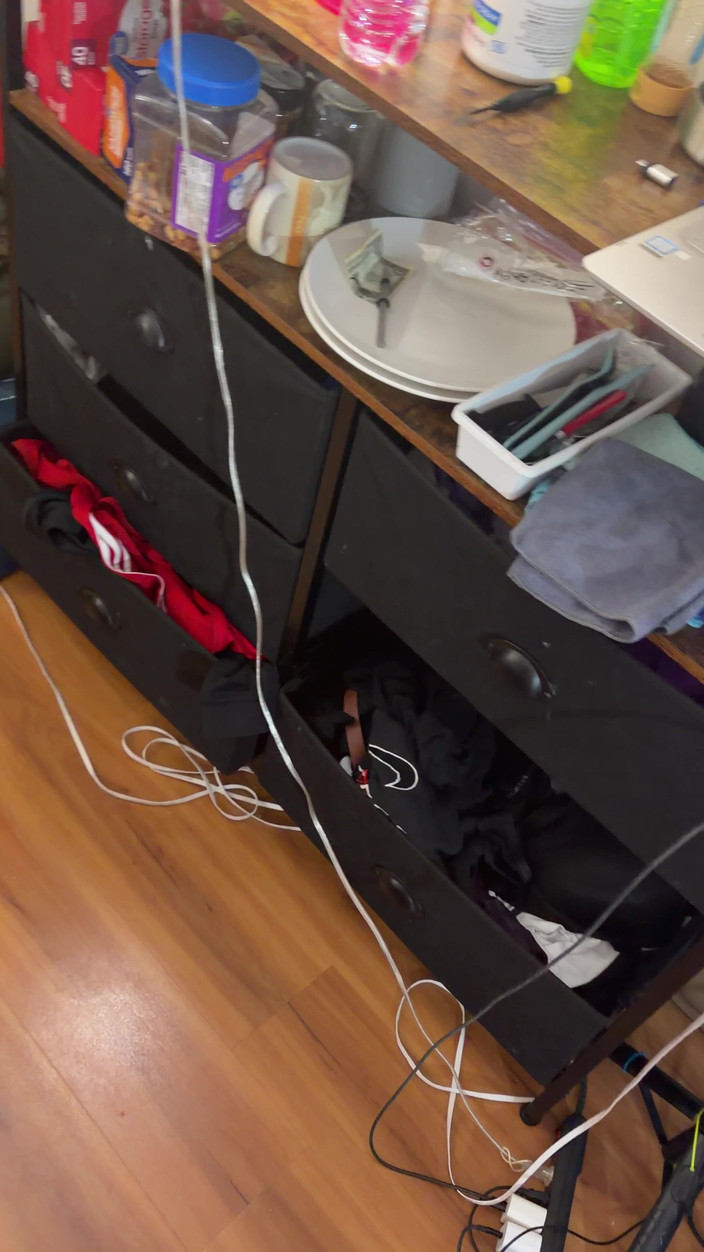 Alpha stud 4 u: Boca follada de rodillas