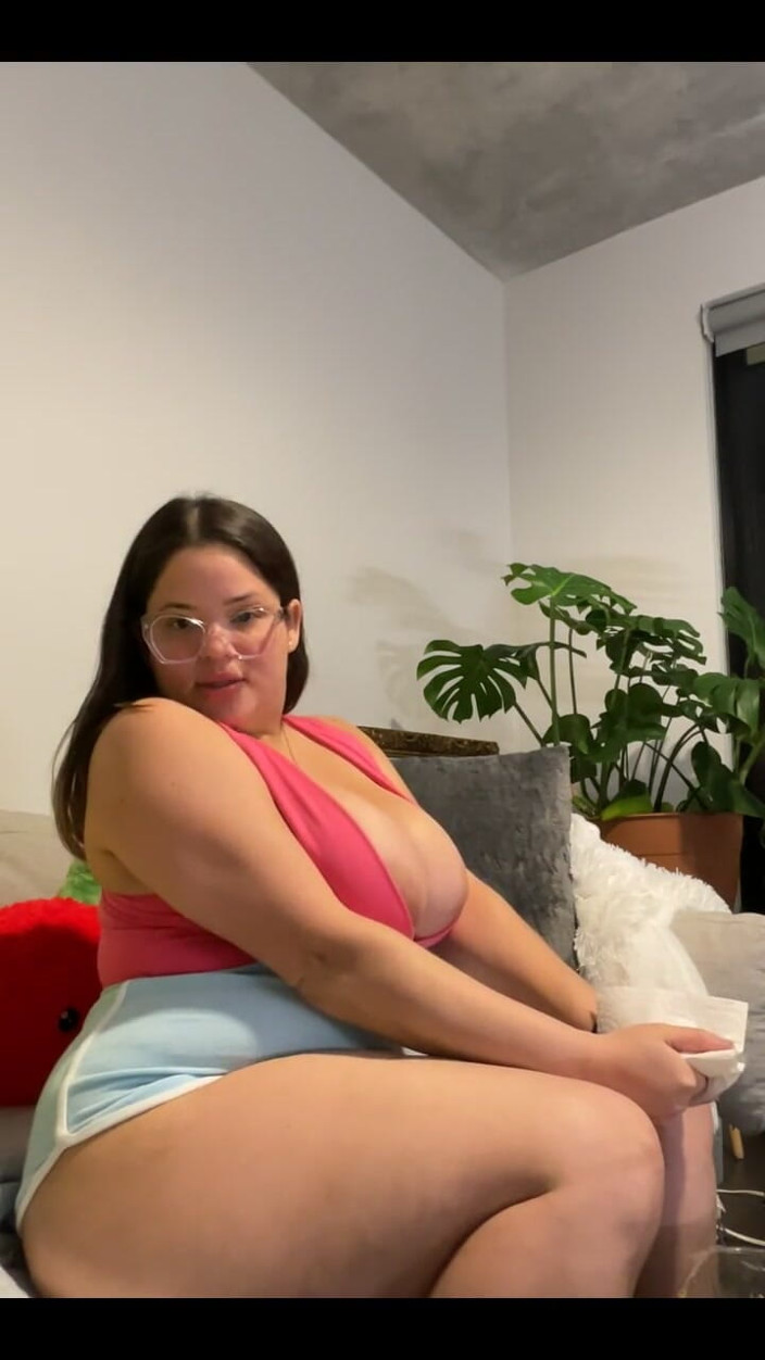 Dani Valentina: Пряма трансляція з Dani Valentina