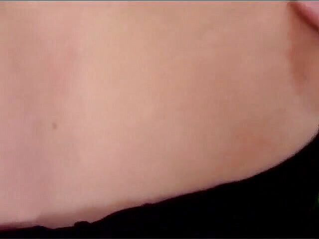 Young Sinner: Joven italiana juega con una polla falsa y obtiene placer