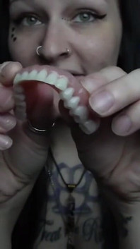 GothBunnyの口ツアー