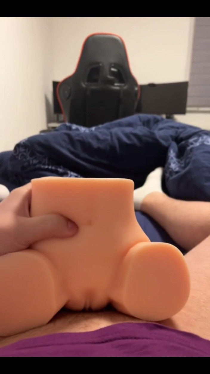 Hotlover1995x: Scopando La Mia Figa Con I Giocattoli