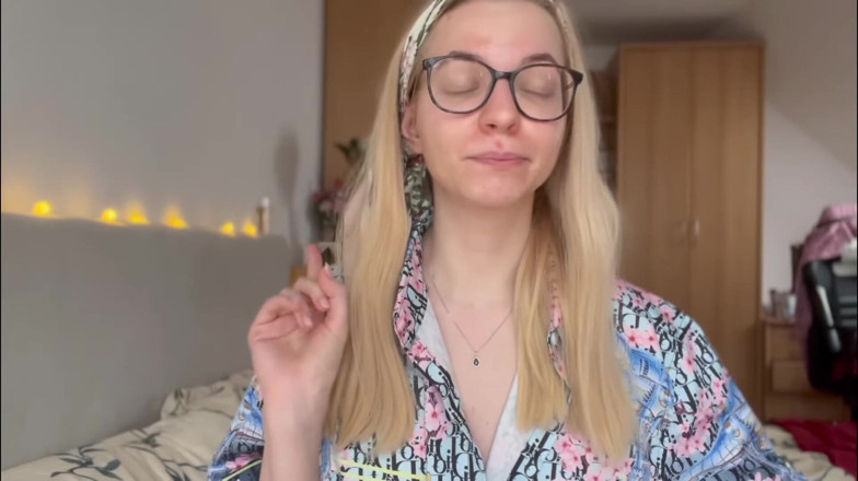 Goddess_Bella_Rae: Paypig Living on $30 a Month After I Rinsed Him Dry