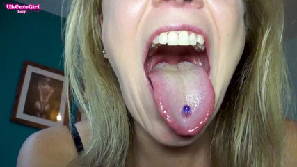 UKCuteGirl: Piccolo uomo sorpresa nascosto knicker cassetto divorato!