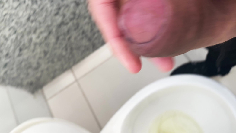 Fap smag boy: Schneller Sperma-Shot auf der Toilette bei der Arbeit