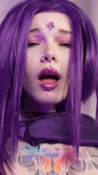 Raven stříká sama