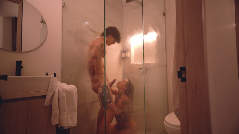 JordyFabian: Sexy Hermanastra Es Follada Por Su Hermanastro En La Ducha