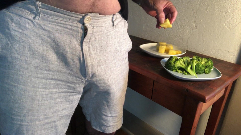 OhTrevor: Ohtrevor jí pro větší nálož mrdky.