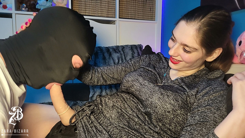 Zara Bizarr: Deepthroat Training for the Bitch