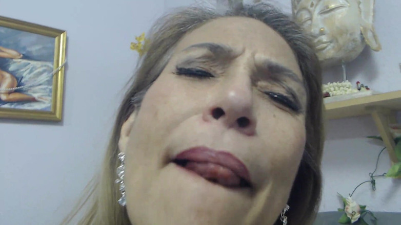 Melissa Johnson: Соси мои слюнявые сисечки и поцелуй меня глубоко