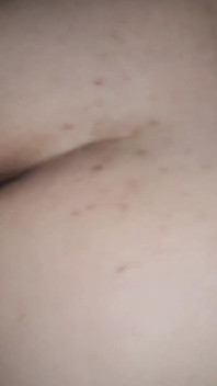 Tante semok latina lagi asik ngocok kontolku sebelum dientot gaya doggy sama kontol besar pria kulit hitam