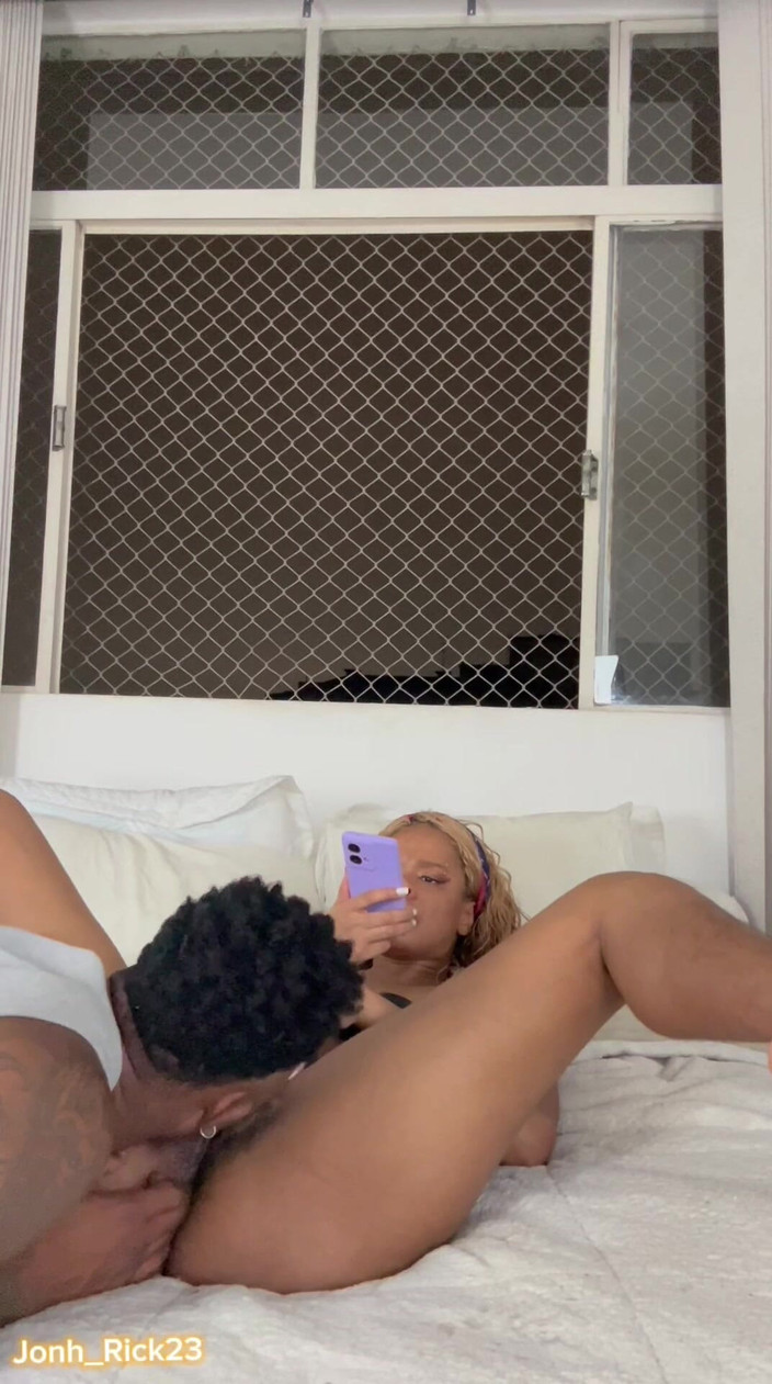 Jonh Rick: बालों वाली चूत चाटना