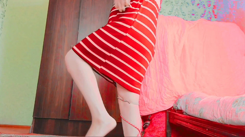 Kitty_Cross: +18 Youtuber crossdresserkitty 大屁股屁股 femboy 热荡妇妓女光滑男性到女性变压器