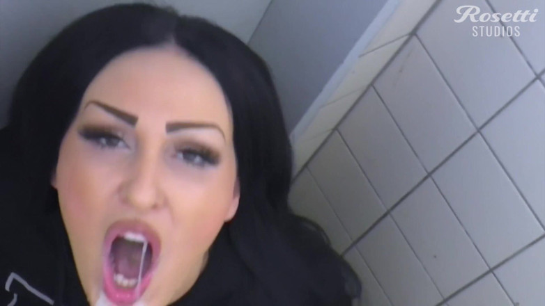 Rosetti: Das Glory Hole Am Busbahnhof