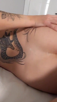 Neredeyse üvey kız kardeşimin içine boşalıyordum! Ama zamanında kendine geldi ve onun kıçına bir penis soktu!