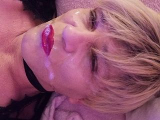 Trans Sexy Nina: Ansikts Ns sperma mun Ns sväljer trans sperma belastning pissar