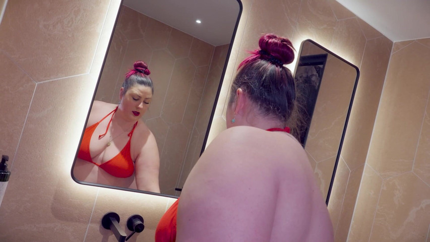 Lacey Undercover in Bondage: the Bikini Contest Mystery (Lacey BBW Bondage)