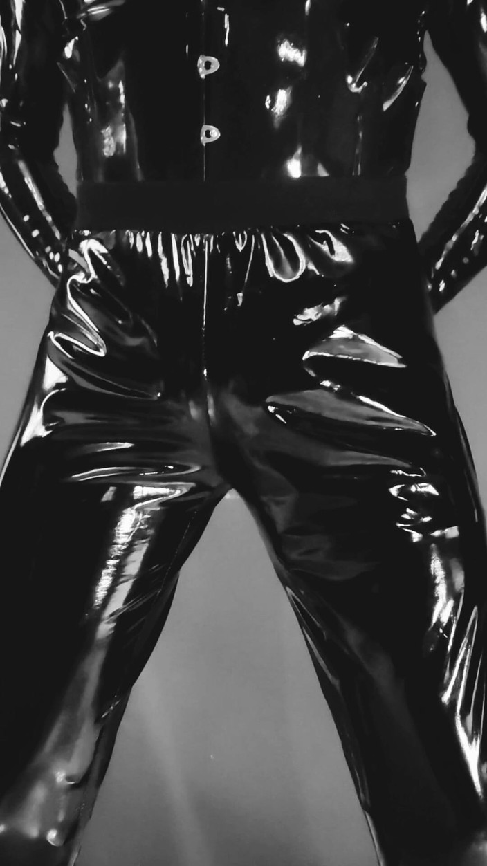 The shining: लेटेक्स, चमड़ा और विनेल