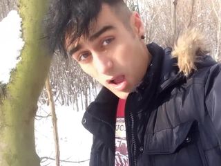 Idmir Sugary: Lustiges fettes schwanz, intensives wichsen im Frozen park