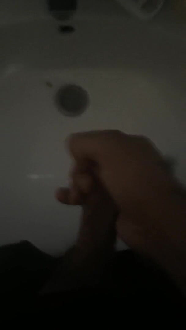 SingerMask: Jerking in the bathroom sink